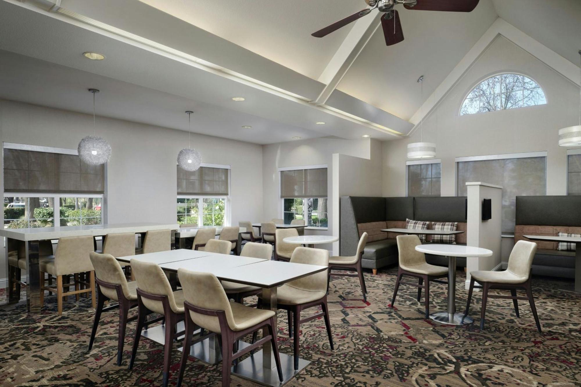 Residence Inn By Marriott Стоктон Экстерьер фото